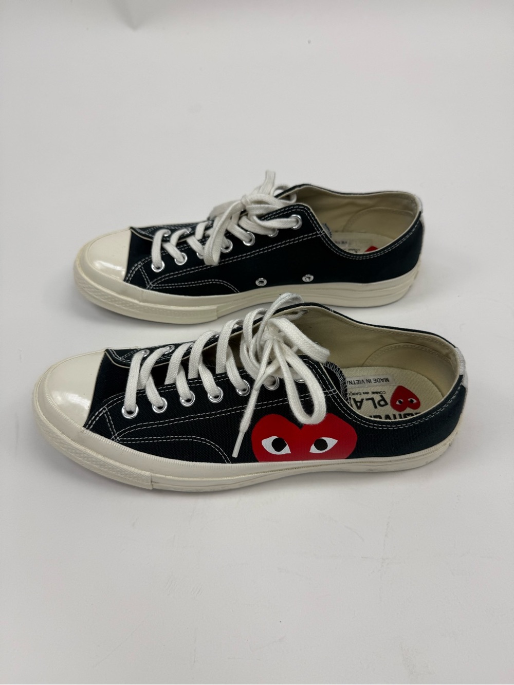 Comme des Garcons PLAY Black Low-Top Sneakers with Red Heart